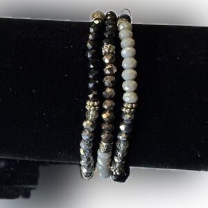Elegant Beaded Bracelet Set in Black and Gray
